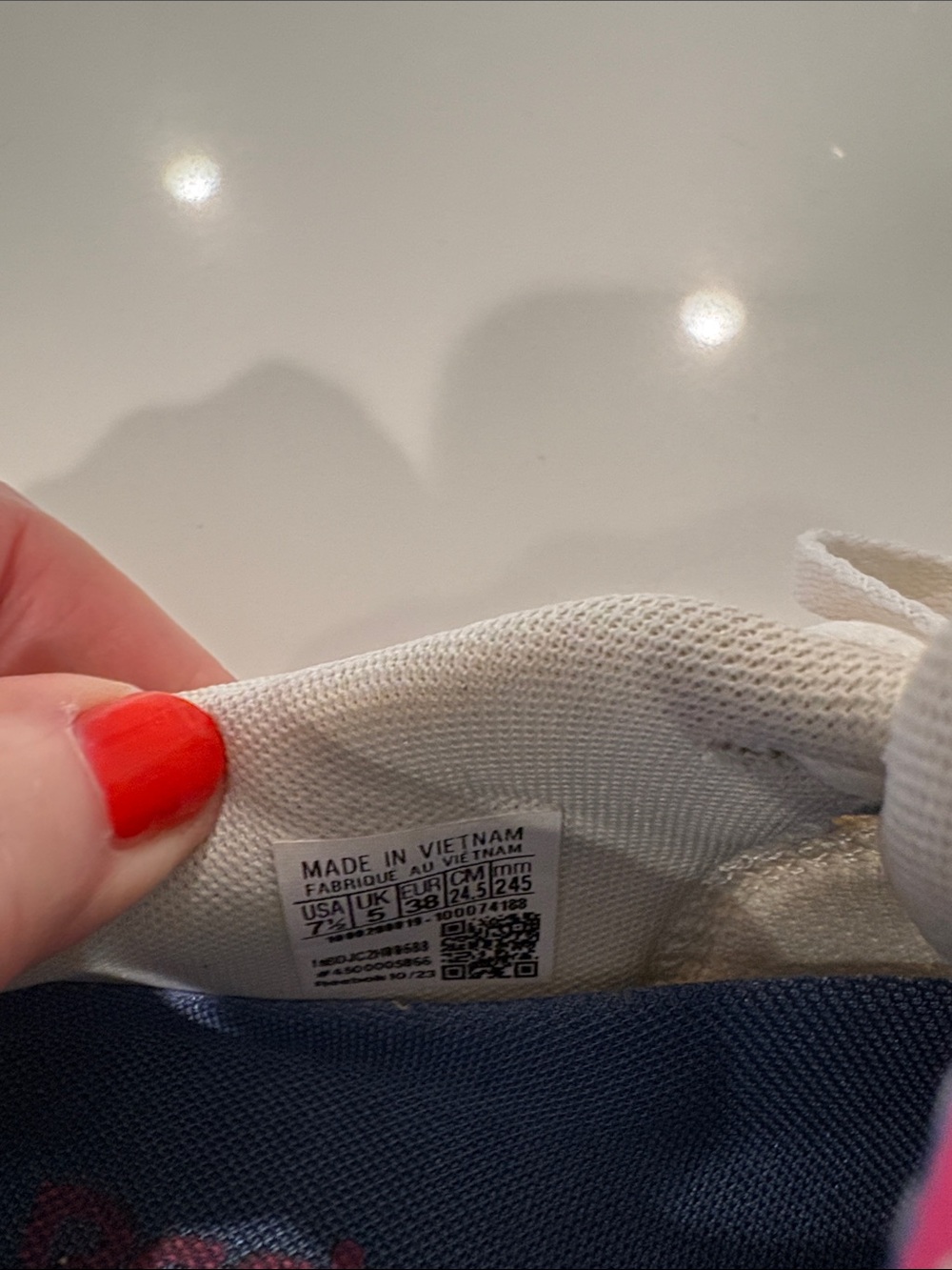 Reebok White Sneakers with Pink Logo and Navy Insole - Picture 4 of 10